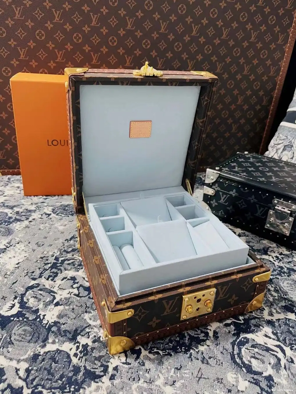 LV JEWELRY CUSTOM BOX 0612